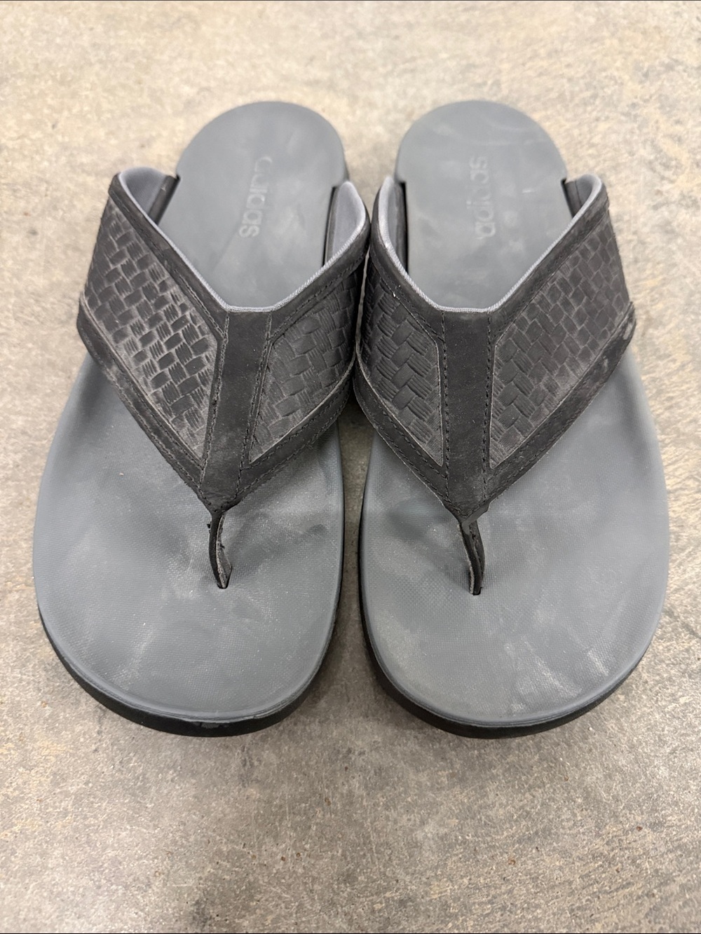 adidas Men's Black and Gray Woven Thong Sandals